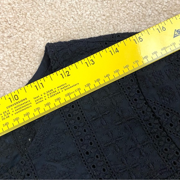 Gap Black Bell Sleeve Eyelet Embroidered Top - Picture 5 of 10